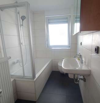 Badezimmer - Etagenwohnung in 95469 Speichersdorf mit 72m² kaufen