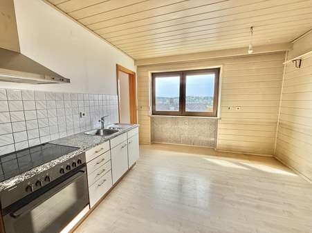Küche mit Essbereich im 1. OG - Einfamilienhaus in 92696 Flossenbürg mit 130m² kaufen