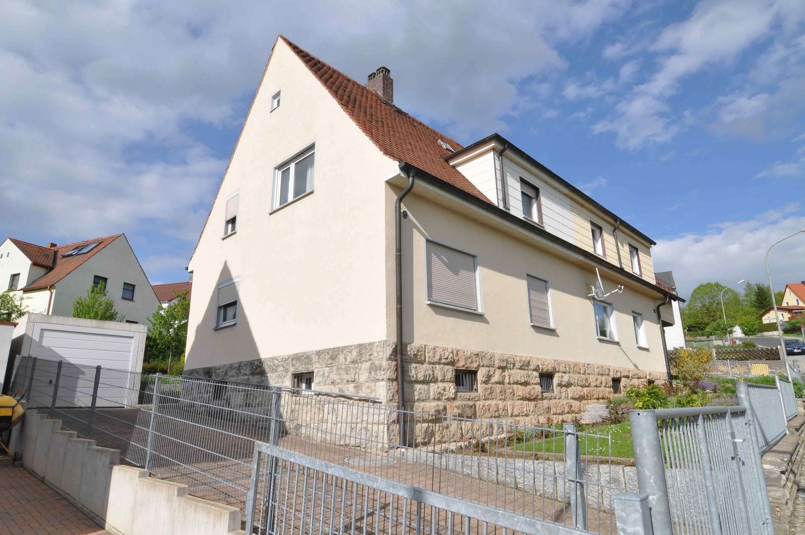 Doppelhaushälfte mit Einzelgarage - Doppelhaushälfte in 91257 Pegnitz mit 110m² kaufen