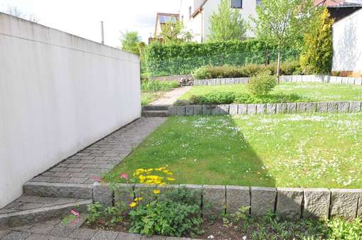 Gepflegter Garten - Doppelhaushälfte in 91257 Pegnitz mit 110m² kaufen