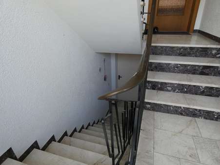 Gepflegtes Treppenhaus - Zweifamilienhaus in 92249 Vilseck mit 210m² kaufen