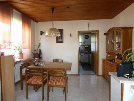 Eßzimmer mit Zugang zur Küche - Zweifamilienhaus in 92249 Vilseck mit 210m² kaufen
