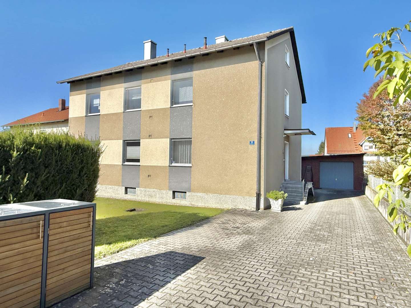Außenansicht Außenansicht - Zweifamilienhaus in 92660 Neustadt mit 170m² kaufen