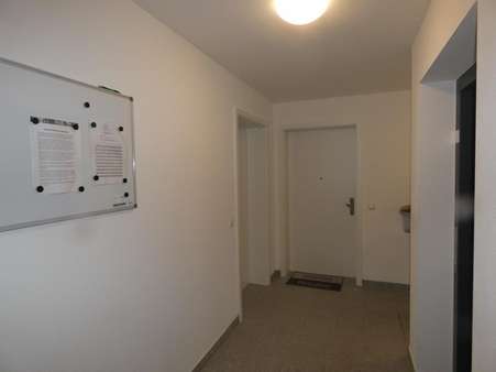 Beispiel Foto - Gang - Erdgeschosswohnung in 92676 Eschenbach mit 89m² kaufen