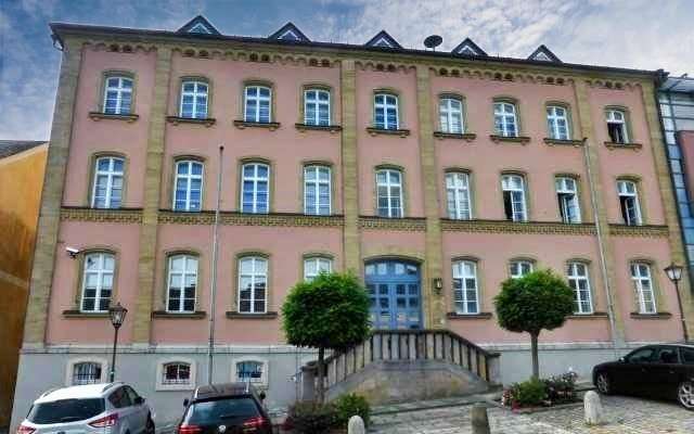 Historisches Gebäude in Eschenbach - Büro in 92676 Eschenbach mit 1182m² mieten