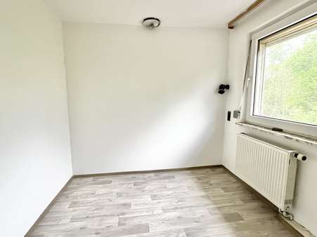 kleines Zimmer im Obergeschoss - Doppelhaushälfte in 92670 Windischeschenbach mit 130m² kaufen