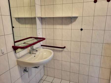 Ein Waschbecken im Duschbad - Appartement in 91257 Pegnitz mit 23m² kaufen