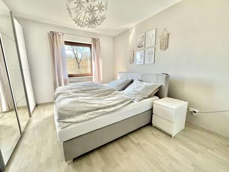 Schlafzimmer - Etagenwohnung in 92660 Neustadt mit 102m² kaufen