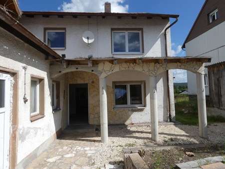 Südländischer Look Südländischer Look - Doppelhaushälfte in 92253 Schnaittenbach mit 100m² kaufen