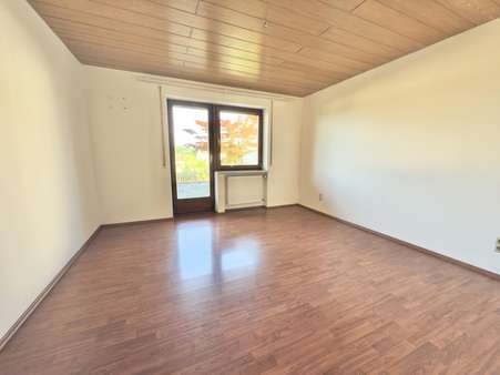 Schlafzimmer mit Gartenzugang Schlafzimmer mit Gartenzugang - Zweifamilienhaus in 92660 Neustadt mit 185m² kaufen
