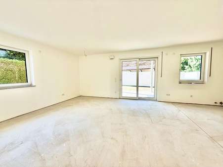 Koch-/Ess-/Wohnbereich - Erdgeschosswohnung in 92648 Vohenstrauß mit 89m² kaufen