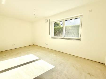 Schlafzimmer - Erdgeschosswohnung in 92648 Vohenstrauß mit 89m² kaufen