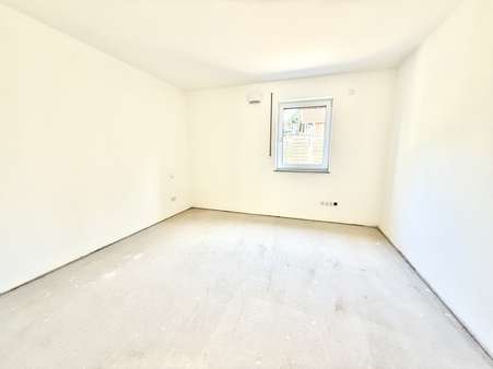 Schlafzimmer - Erdgeschosswohnung in 92648 Vohenstrauß mit 89m² kaufen