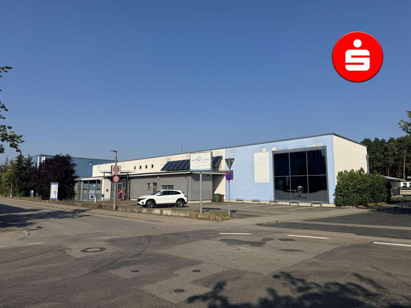 FitnessCenter Eingangsseite - Freizeitanlage in 91154 Roth mit 1934m² kaufen