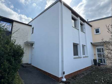 Außenansicht - Reihenmittelhaus in 90455 Nürnberg mit 100m² kaufen