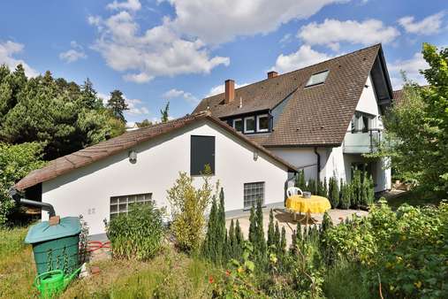 Rückansicht Haus - Zweifamilienhaus in 90451 Nürnberg mit 200m² kaufen