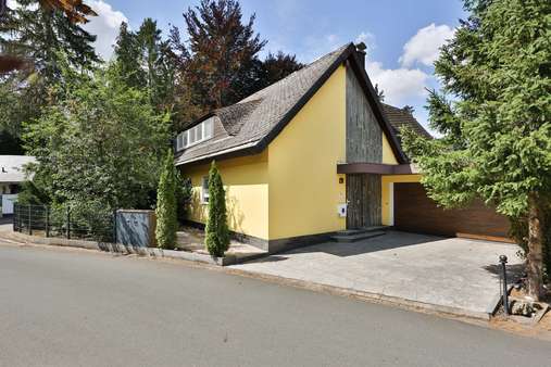 Außenansicht Außenansicht - Einfamilienhaus in 90455 Nürnberg mit 200m² kaufen