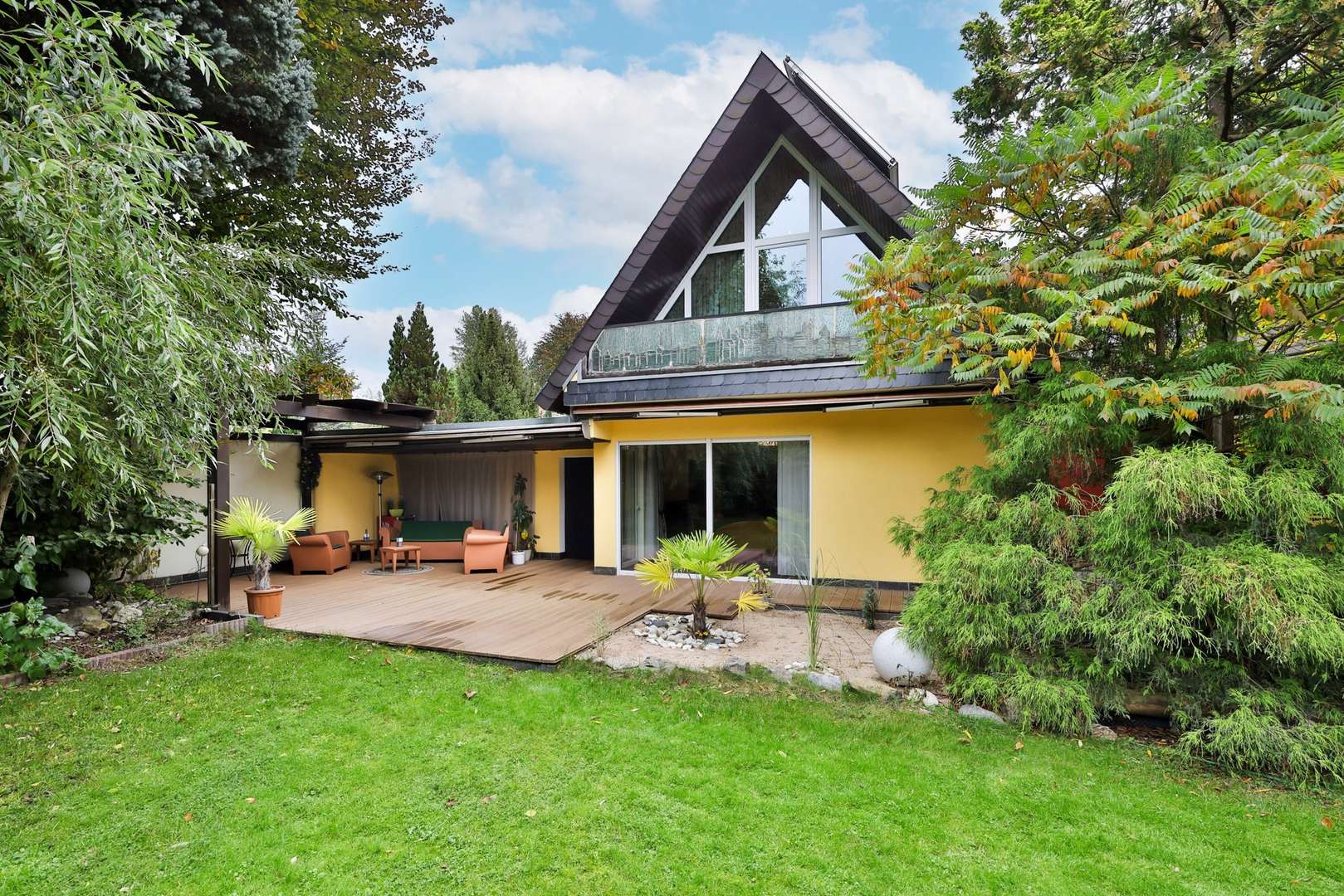 Außenansicht hinten  - Einfamilienhaus in 90455 Nürnberg mit 200m² kaufen