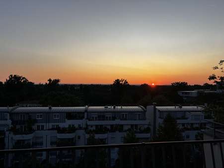 Ausblick Südwesten - Dachgeschosswohnung in 90762 Fürth mit 97m² kaufen