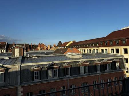 Ausblick über die Dächer - Dachgeschosswohnung in 90762 Fürth mit 97m² kaufen