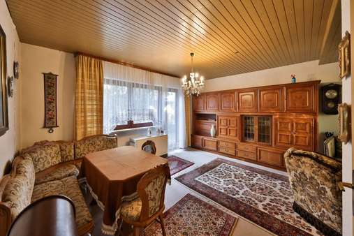 Wohnzimmer - Doppelhaushälfte in 90411 Nürnberg mit 141m² kaufen