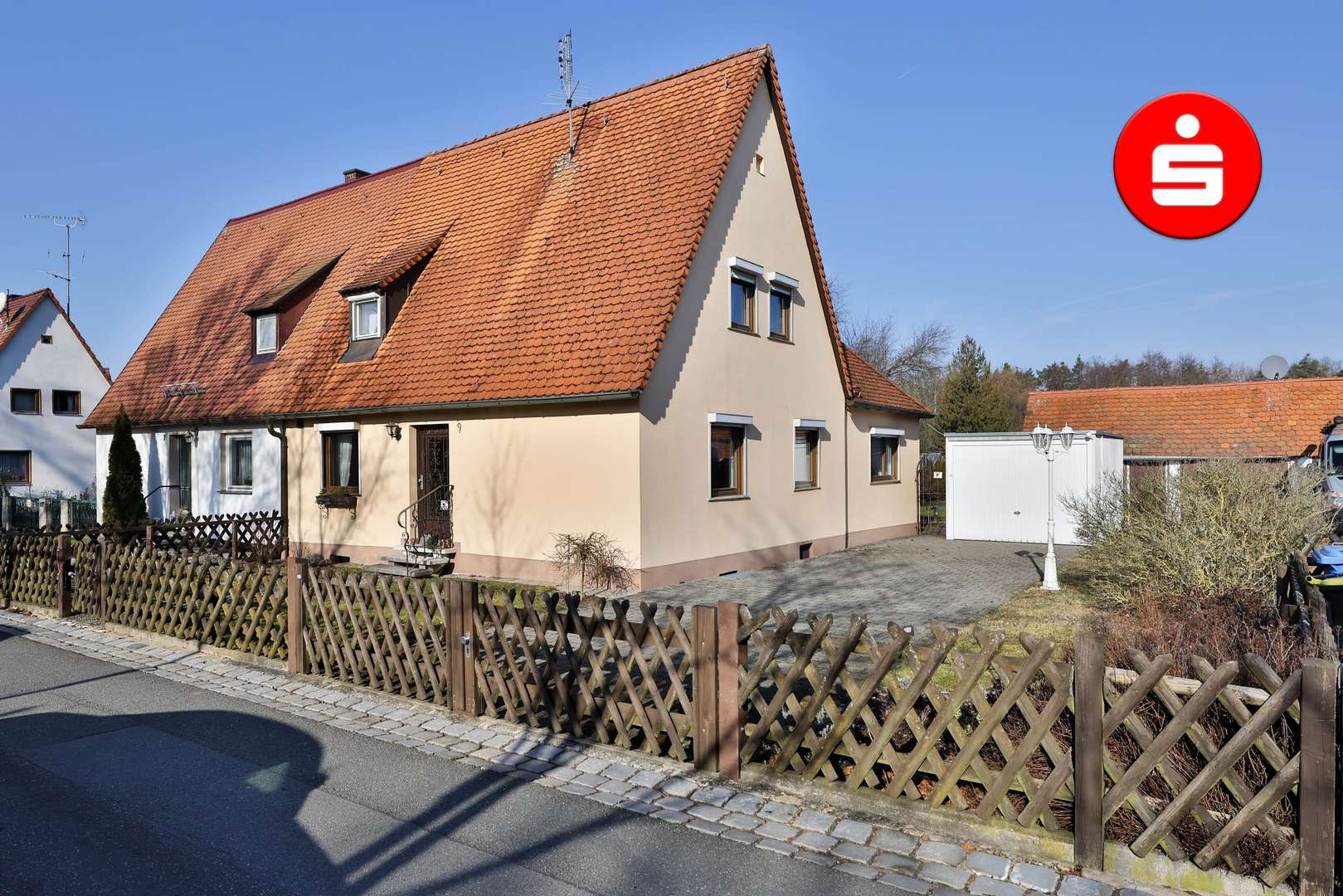 Titelbild - Doppelhaushälfte in 90411 Nürnberg mit 103m² kaufen