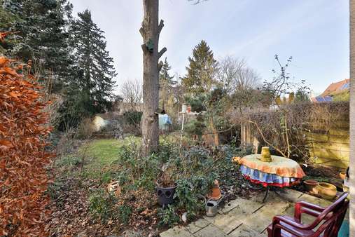 Blick in den Garten - Doppelhaushälfte in 90411 Nürnberg mit 100m² kaufen