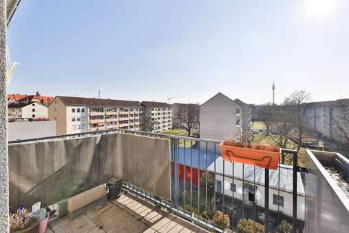 Balkon mit Aussicht - Galerie in 90439 Nürnberg mit 104m² kaufen