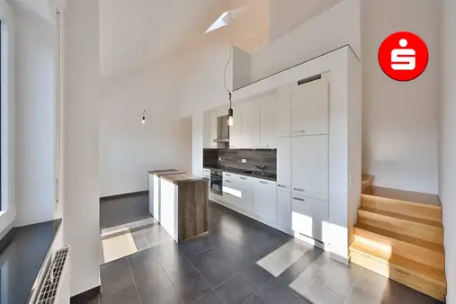 Moderne, citynahe 4,5-Zimmer-Maisonette-Wohnung mit Tiefgaragenstellplatz