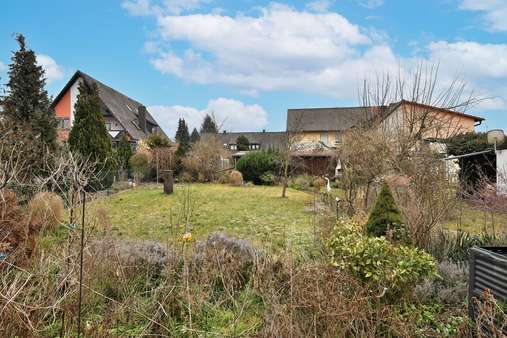 Großer Garten - Doppelhaushälfte in 90449 Nürnberg mit 88m² kaufen