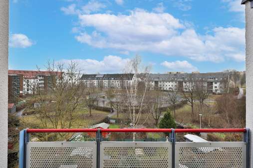 Aussicht vom Balkon auf den Platz der deutschen Einheit - Galerie in 90451 Nürnberg mit 66m² kaufen