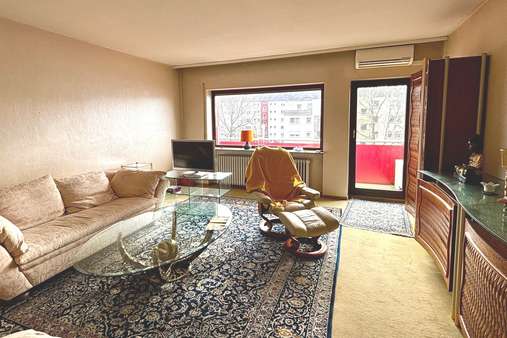 Wohnzimmer - Etagenwohnung in 91207 Lauf mit 73m² kaufen