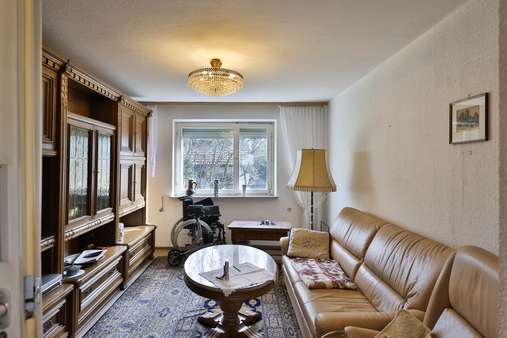 Wohnzimmer - Doppelhaushälfte in 90469 Nürnberg mit 93m² kaufen