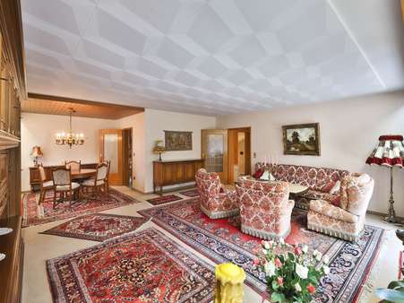 Wohn- und Esszimmer - Einfamilienhaus in 90455 Nürnberg mit 220m² kaufen