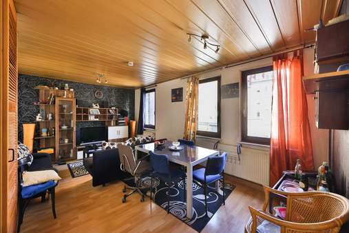 1. OG rechts Wohnzimmer 1. OG rechts Wohnzimmer - Mehrfamilienhaus in 90419 Nürnberg mit 199m² kaufen