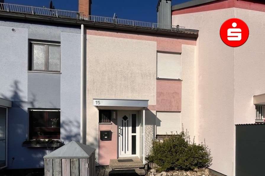 Hausansicht - Eingang - Reihenmittelhaus in 90518 Altdorf mit 121m² kaufen