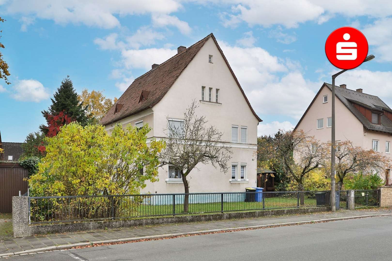 Straßenansicht - Zweifamilienhaus in 90451 Nürnberg mit 160m² kaufen