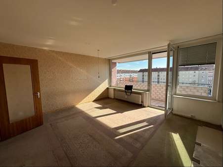Wohnzimmer - Etagenwohnung in 90419 Nürnberg mit 72m² kaufen