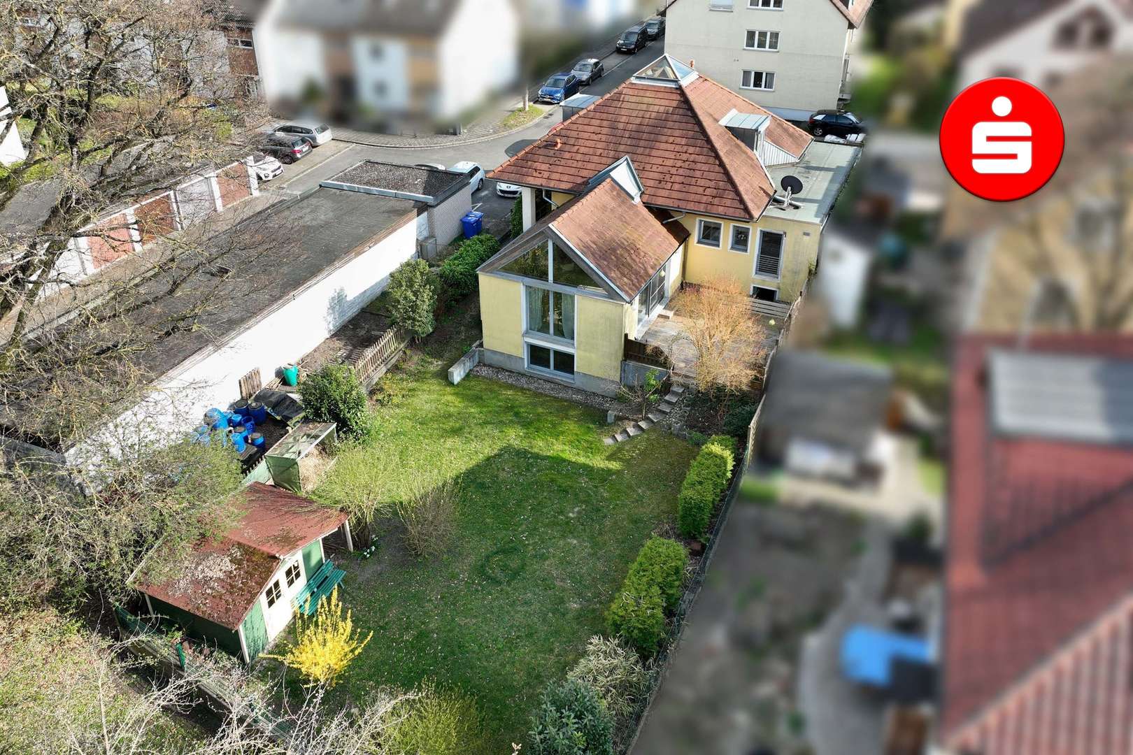 Titelbild Titelbild - Einfamilienhaus in 90482 Nürnberg mit 151m² kaufen
