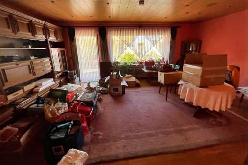 Wohnzimmer - Doppelhaushälfte in 90518 Altdorf mit 180m² kaufen