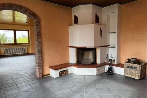 Kaminofen EG Kaminofen EG - Mehrfamilienhaus in 90475 Nürnberg mit 207m² kaufen