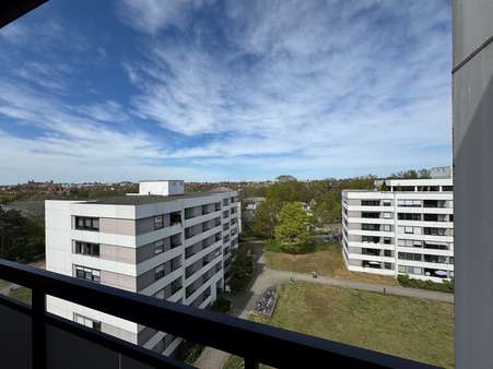 Blick von der Loggia - Dachgeschosswohnung in 90402 Nürnberg mit 69m² kaufen