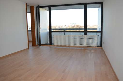 Wohnzimmer - Dachgeschosswohnung in 90402 Nürnberg mit 69m² kaufen
