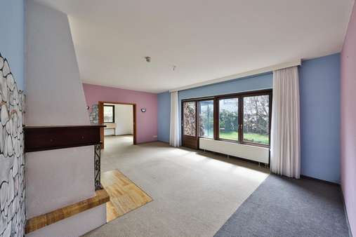 Wohnzimmer - Einfamilienhaus in 90475 Nürnberg mit 200m² kaufen
