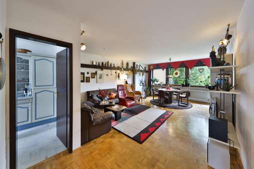 Wohnzimmer - Erdgeschosswohnung in 90455 Nürnberg mit 108m² als Kapitalanlage kaufen