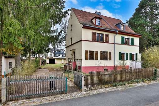 Außenansicht  - Doppelhaushälfte in 90453 Nürnberg mit 100m² kaufen