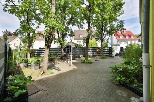 Außenbereich Gaststätte - Mehrfamilienhaus in 90441 Nürnberg mit 306m² kaufen