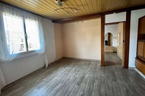 Wohnzimmer - Reiheneckhaus in 90607 Rückersdorf mit 48m² kaufen