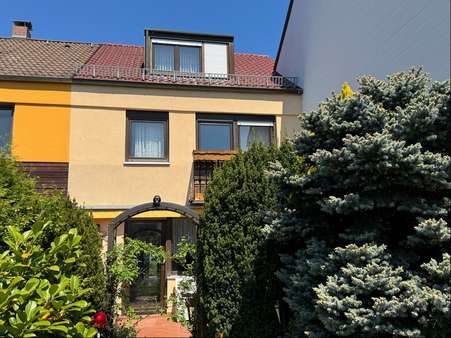 Rückansicht - Reihenmittelhaus in 90455 Nürnberg mit 136m² kaufen