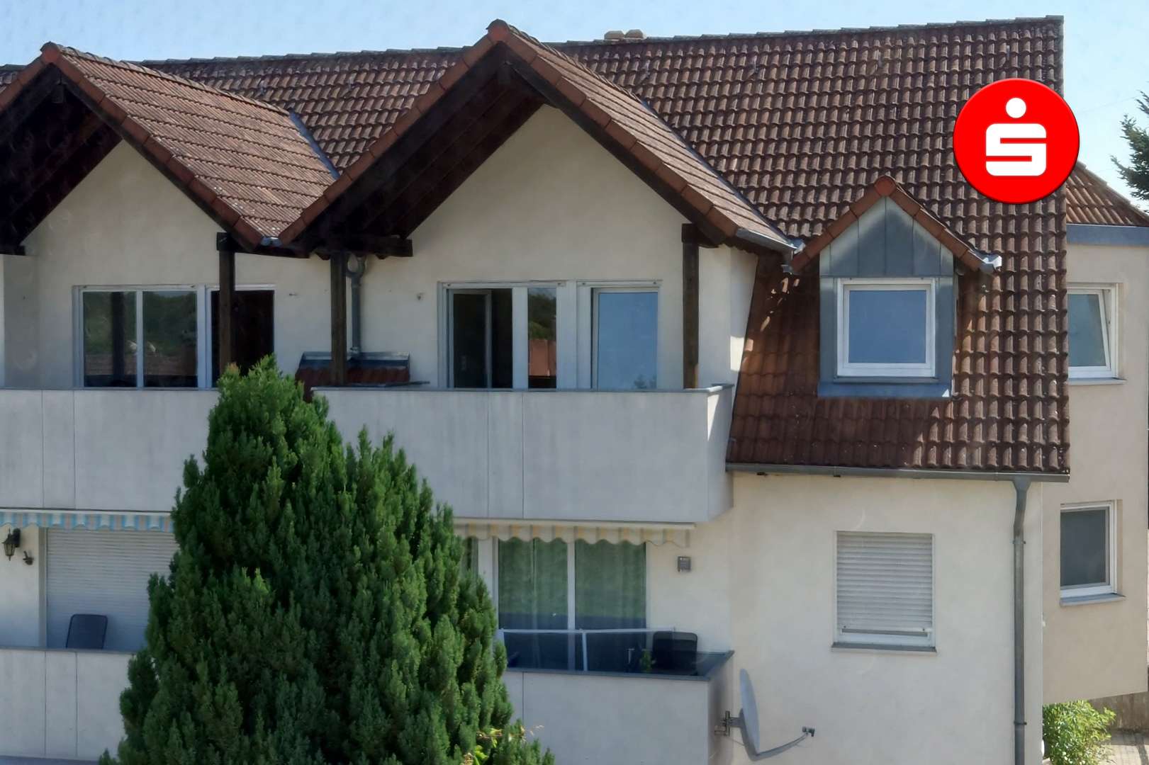 Hausansicht - Wohnung im DG - Dachgeschosswohnung in 90610 Winkelhaid mit 83m² kaufen